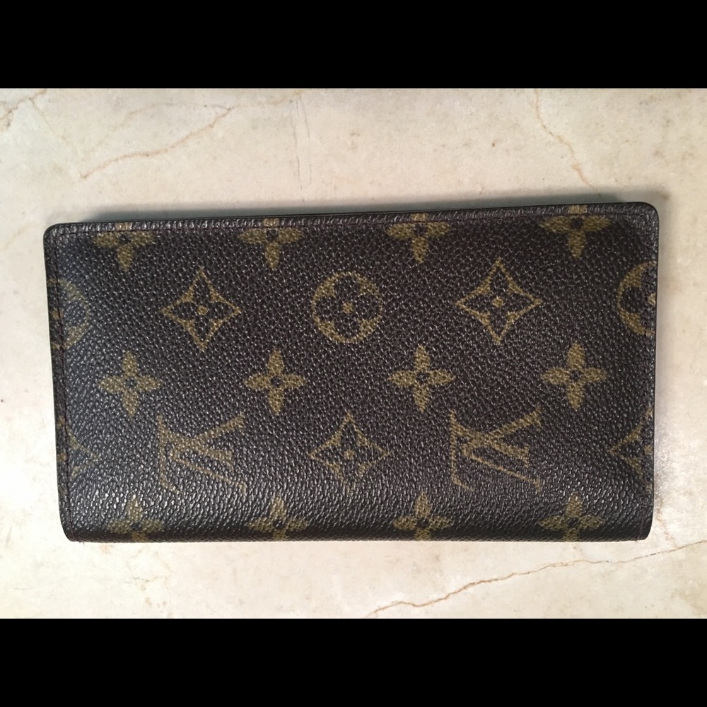 Authentic Louis Vuitton card holder/checkbook
